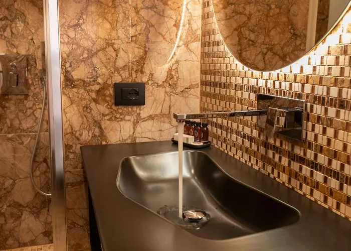 Romac Trinity With Steam Bath Apartment Rom